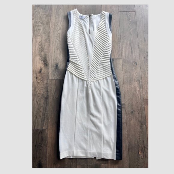 Bebe White Sheath Cocktail Dress Faux Leather Trim Size 2 Pleated - Picture 1 of 8
